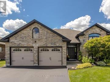 38 Tan Avenue, Norfolk, ON, N0E 1Y0 house for sale | Listing ID X13491 | Royal LePage