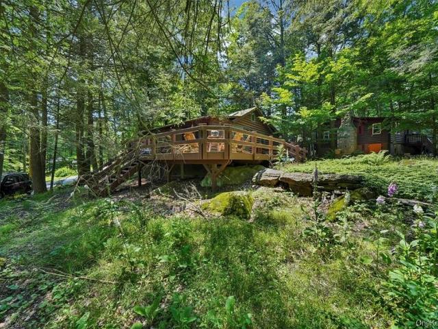 38 W Adirondack Trail
