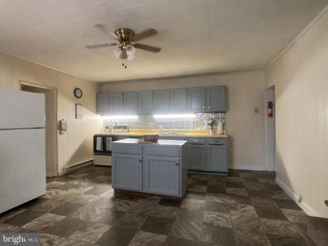 38 W Gramby Street