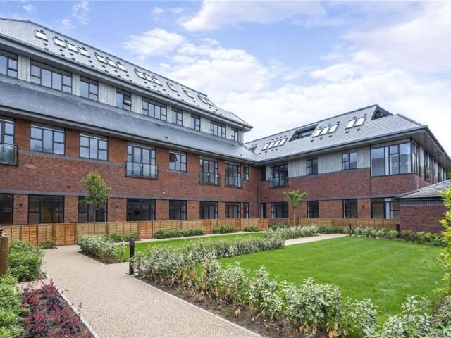 38 Wells Court, Woking GU21 1 bed apartment to rent £1,475 pcm £340 pw