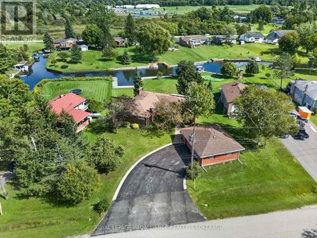 38 Willowbank W, Gananoque, ON, K7G 2V5 house for sale | Listing ID X13779 | Royal LePage