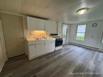 38 Academy St. Apt 1 bed, 1 full bath