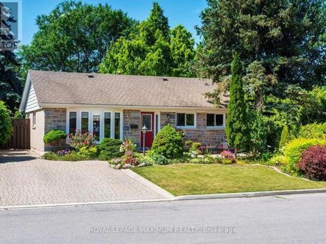 38 Abbey Road, Brampton, ON, L6W 2T8 house for sale | Listing ID W13623 | Royal LePage