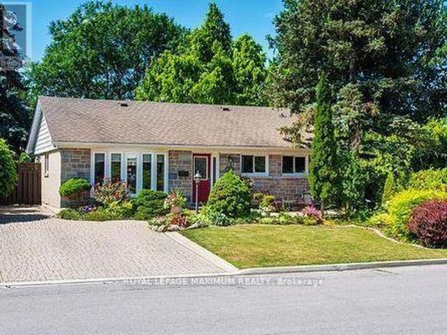 38 Abbey Road, Brampton, ON, L6W 2T8 house for sale | Listing ID W13723 | Royal LePage