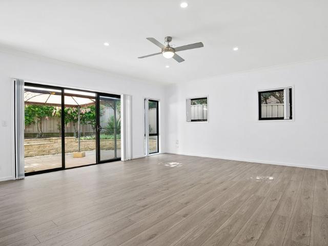 3/8 Adelaide Place