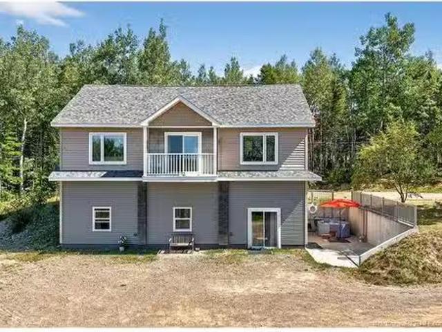 38 Allée Cécile, Petit Tracadie, NB, E1X 0J2 house for sale.