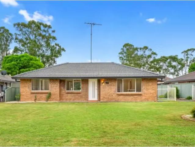 38 Armstein Crescent, WERRINGTON House for rent Listed by Tea.