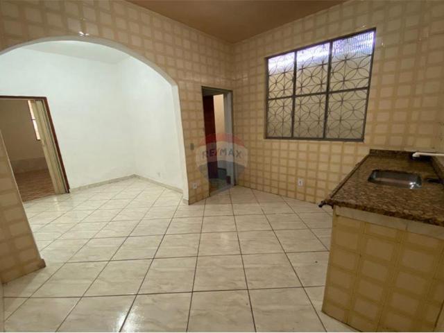 38 Área Útil Casa Alugar, 1 Dormitórios localizado em Rua Aciole, 342 Próximo ao Habibs da avenida Santa Cruz Senador Vasconcelos, Rio de Janeiro, Rio de Janeiro, 23012 270 | Brasil