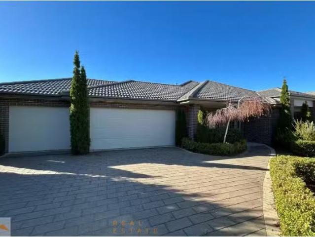 38 Bowman Avenue, Orange House for rent Listed by Katlyn Edwa.