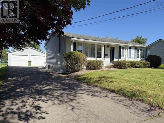 38 Brite Avenue, Bible Hill, NS, B2N 5R6 house for sale | Listing ID 202613 | Royal LePage