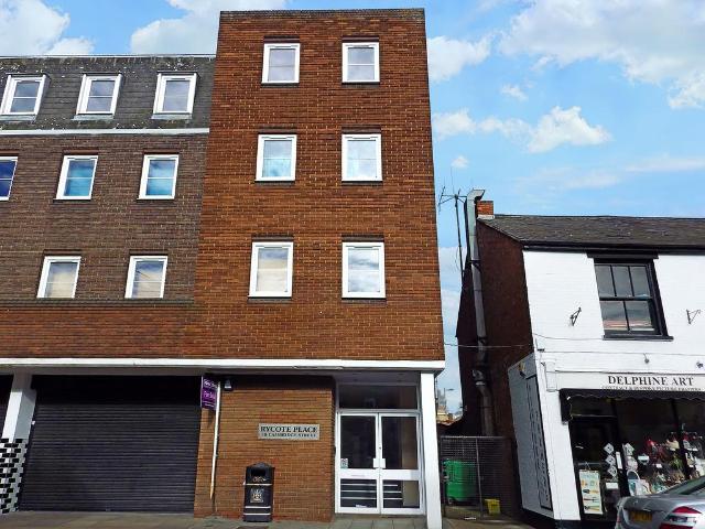 38 Cambridge Street, Aylesbury HP20 1 bed apartment to rent £900 pcm £208 pw