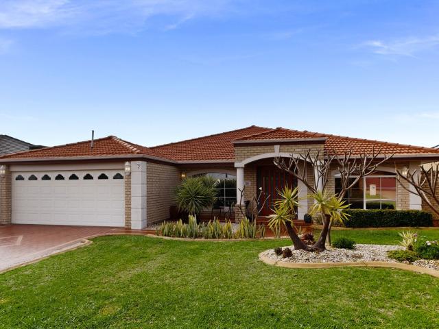 38 Cardiff Gate, ILUKA, WA 6028