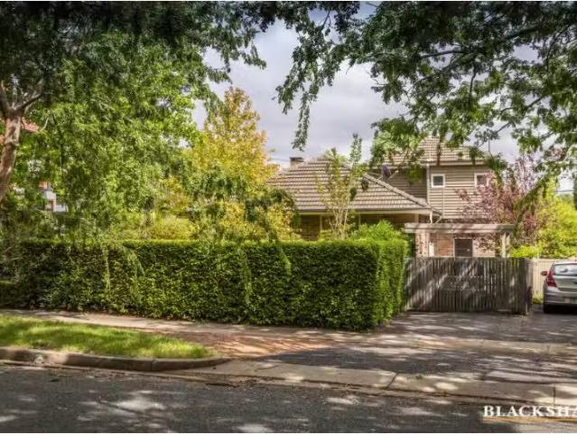 38 Carrington Street, Deakin House for rent Listed by Tonique.