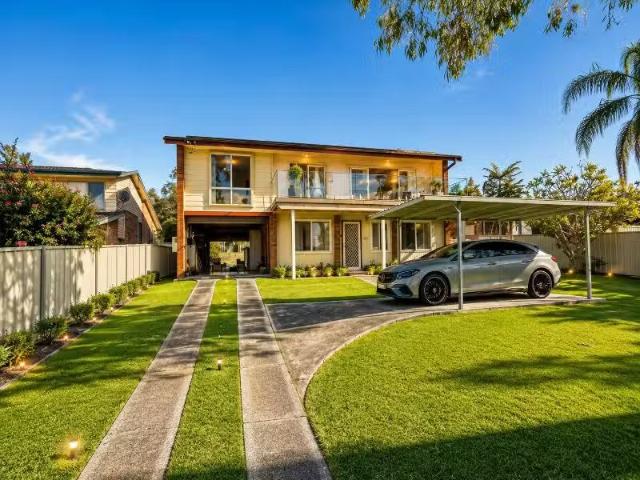 38 Dandaraga road, Brightwaters Property for rent Listed by K.