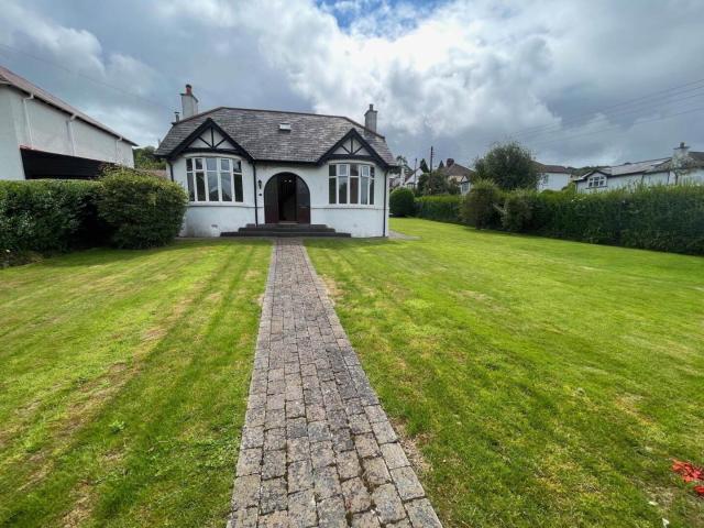38 Demesne Road Holywood, BT189NB