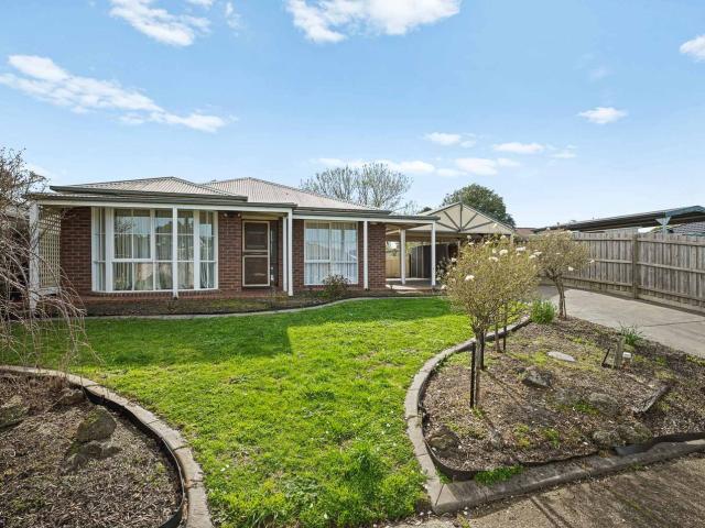 38 Denham Crescent, CRANBOURNE NORTH, VIC 3977