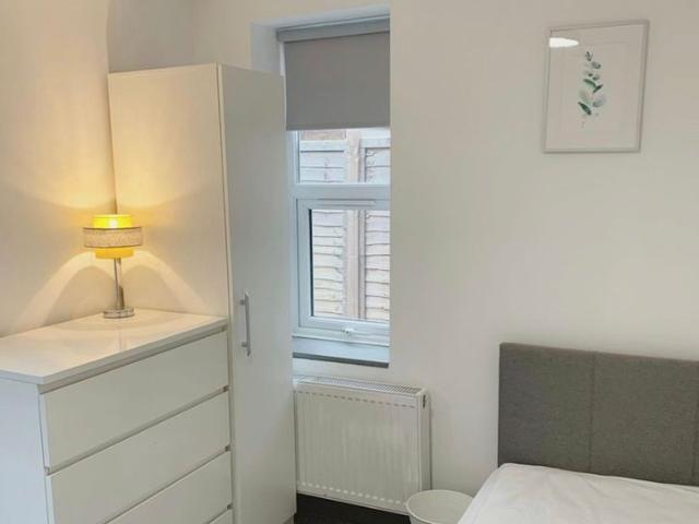 38 Desborough Park Road, High Wycombe HP12, 1 bed property to rent, £650 pcm | PrimeLocation