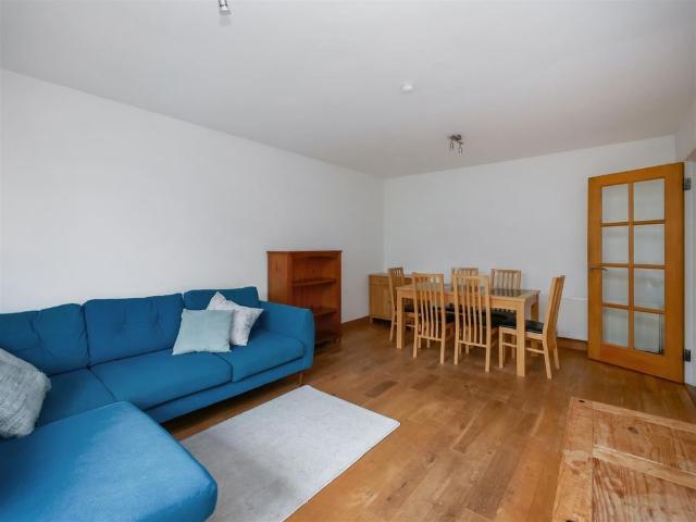 38 Drumkeen Court