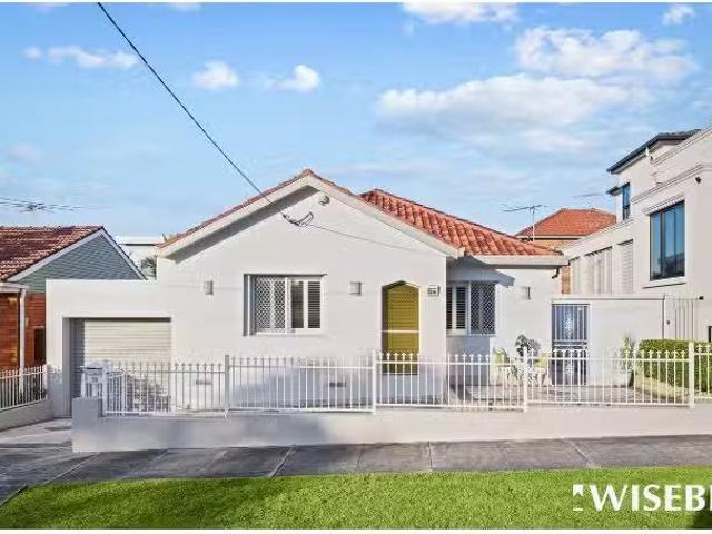 38 Duchess Avenue, Rodd Point House for rent Listed by Jason.