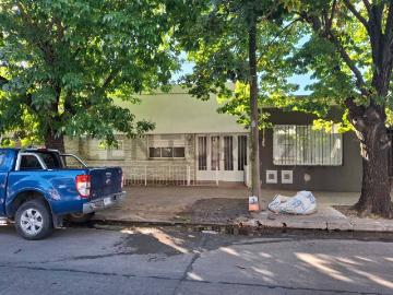 38 ENTRE 26 Y 27 CASA EN ALQUILER