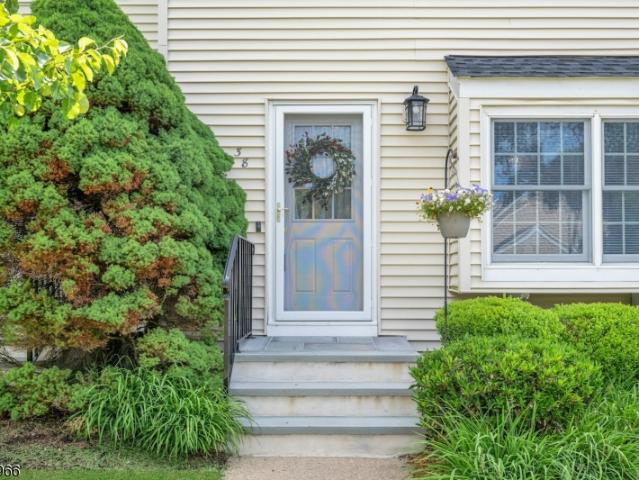 38 Essex Dr