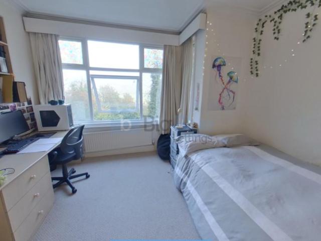 38 Hartley Avenue, Woodhouse, Leeds LS6 6 bed property to rent £2,730 pcm £630 pw