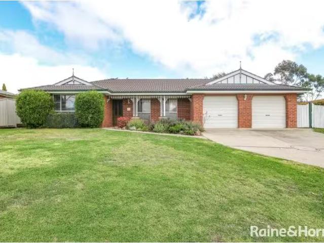 38 Hughes Street, BATHURST House for rent Listed by Rental In.