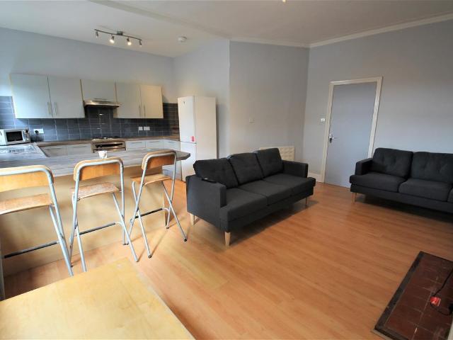 38 Kelso Road, Hyde Park, Leeds, West Yorkshire LS2, 3 bed flat to rent, £1,989 pcm | PrimeLocation
