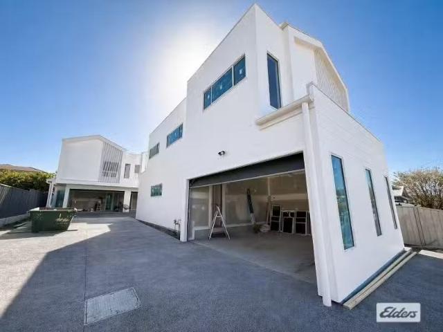 38 Kingston Street, Oak Flats House for rent Listed by Elders.