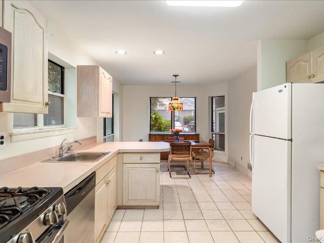 38 Larkspur Lane