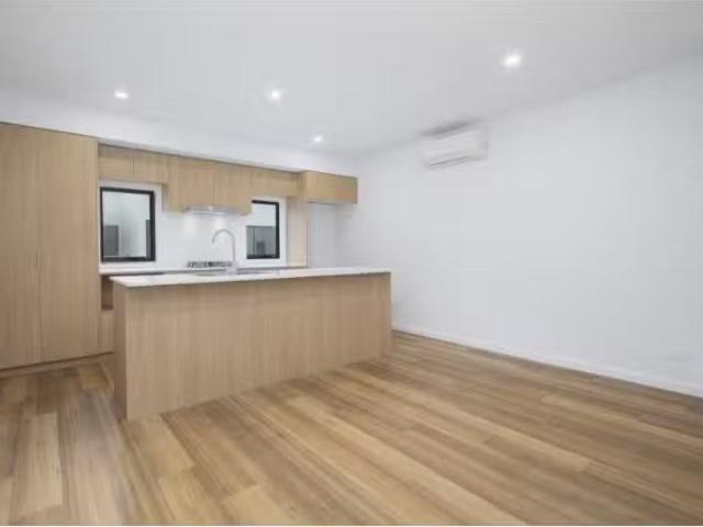 3/8 Livistonia Circuit, WARATAH WEST Townhouse for rent Liste.