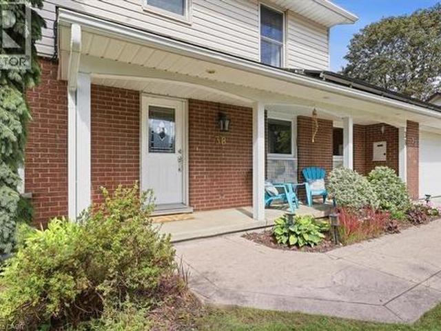 38 Lyle Place, Kitchener, ON, N2B 2J6 house for sale | Listing ID 40863 | Royal LePage