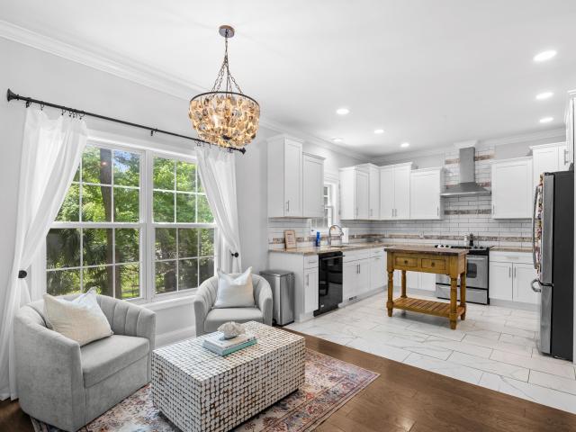 38 Mandarin Ct