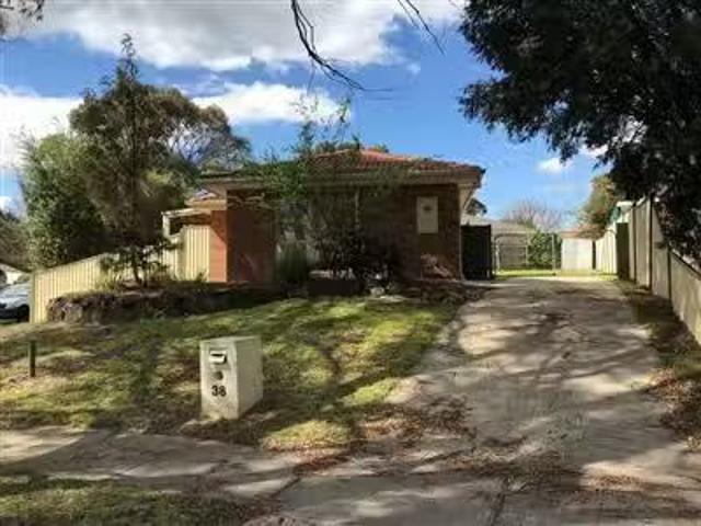 38 Meeking Drive, Pakenham, VIC 3810 House for Rent