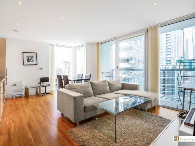 38 Millharbour, London E14 2 bed apartment to rent £2,600 pcm £600 pw
