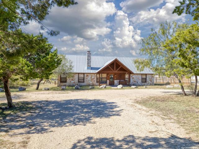 38 Mountain Laurel Ln, Concan, TX 78838 | MLS #1922