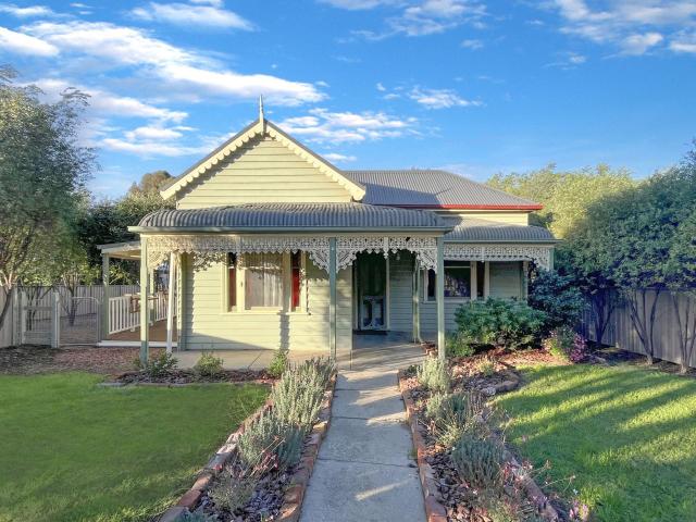 38 Murdock Street, California Gully | Bendigo Ballarat Real Estate Pty Ltd