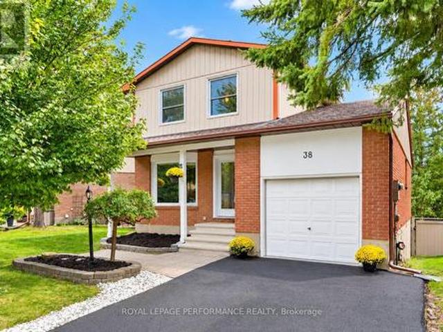 38 Naismith Crescent, Ottawa, ON, K2L 2K8 house for sale | Listing ID X13850 | Royal LePage