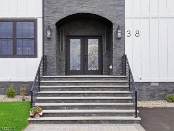 38 Pershing Pl