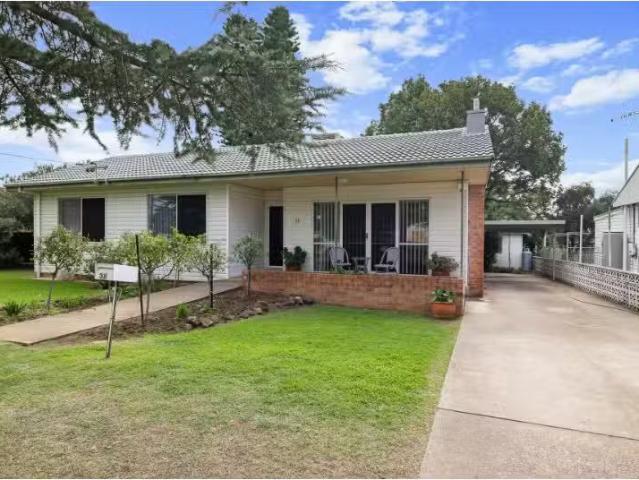 38 Petra Avenue, Tamworth House for rent Listed by Talia Wool.