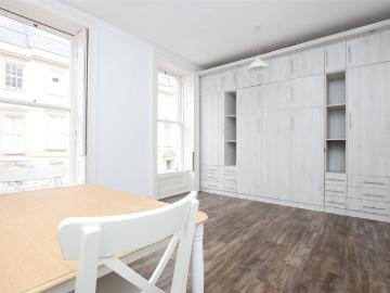 38 Rivers Street, Bath BA1 Studio to rent £1,195 pcm £276 pw