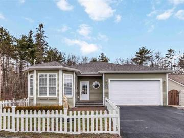 38 Roundhouse Drive, Bridgewater, NS, B4V 9A9 house for sale | Listing ID 202608 | Royal LePage