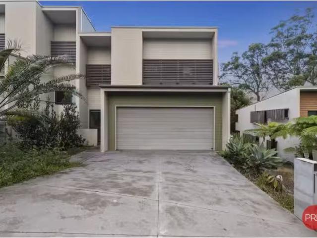 38 Summit Drive, COFFS HARBOUR Townhouse for rent Listed by P.