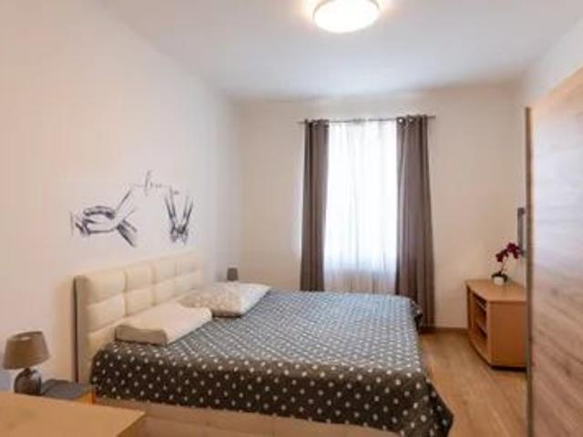 38m2 voll möbliert 23. Bez. ab sofort, 2 Zi Wohnung = bezugsfertig ohne Makler !