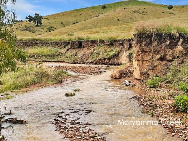38ACRE* LIFESTYLE RURAL ESCAPE WITH CREEK FRONTAGE! Camping / fishing / Hunting