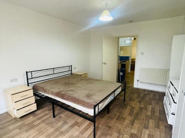 38B Mansfield Road, Ilford IG1, 2 bed terraced house to rent, £1,850 pcm | PrimeLocation