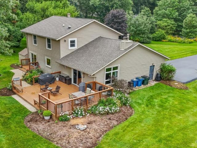 38W686 Ridgewood Lane