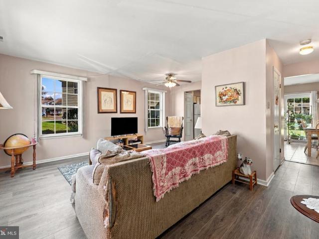 3905 Tall Pines