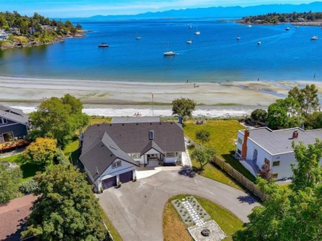 3905B Cadboro Bay Rd, Saanich, BC, V8N 4G3 house for sale | Listing ID 1040 | Royal LePage