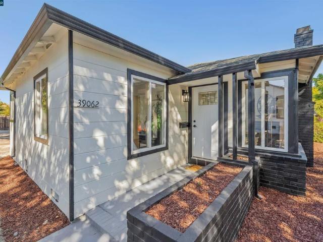 39062 Mount Vernon Ave